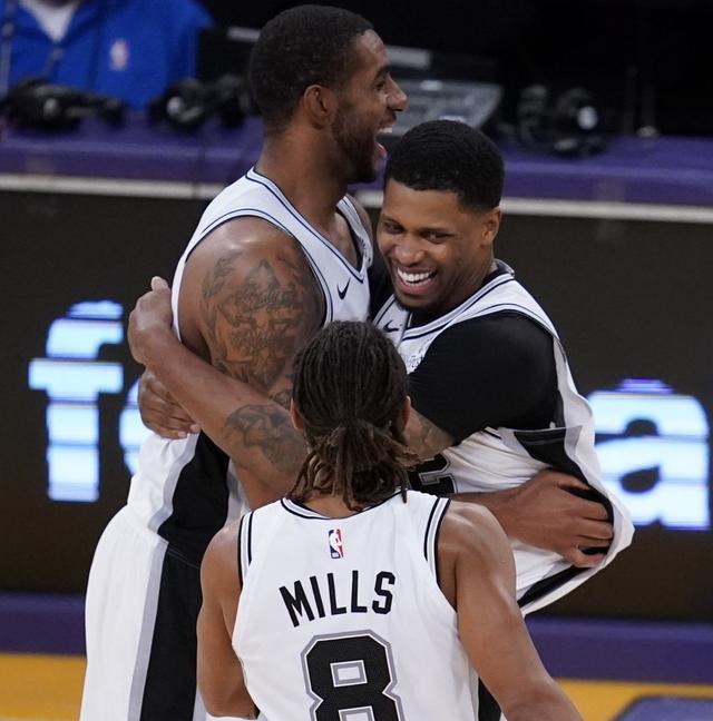 间及其独特 间及其独特